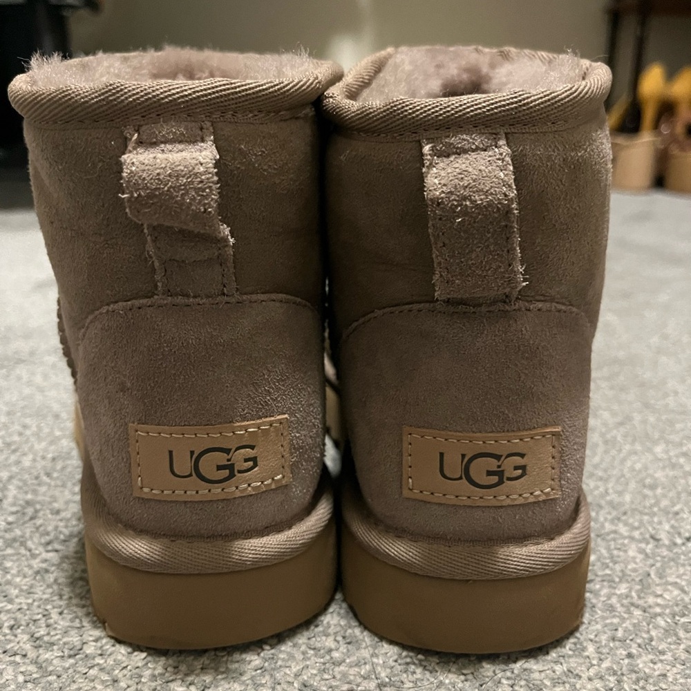 Trendy Ugg boots. Worn twice! Excellent condition. Smoke free/pet free home